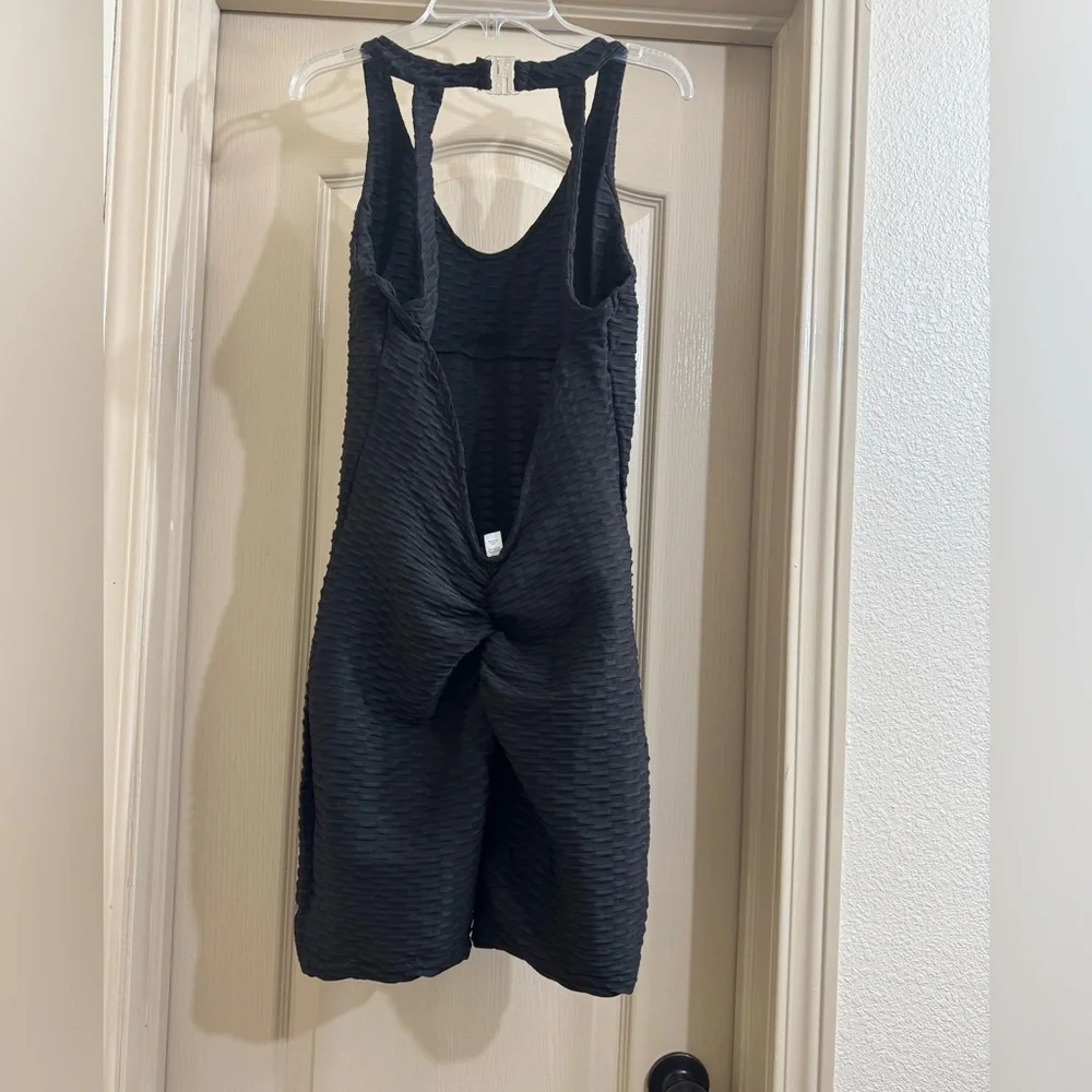 NWOT Black Textured Sleeveless Romper - Picture 3 of 5